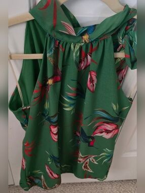 NWT New York & Company Sweet Pea Green Tropical Floral Halter